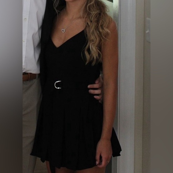 BLAIR BELTED ROMPER ( only worn once - Picture 4 of 8